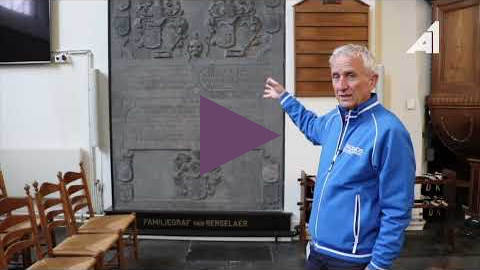 Een rondleiding door de Grote Kerk van Nijkerk met stadsgids Bessel Woudenberg